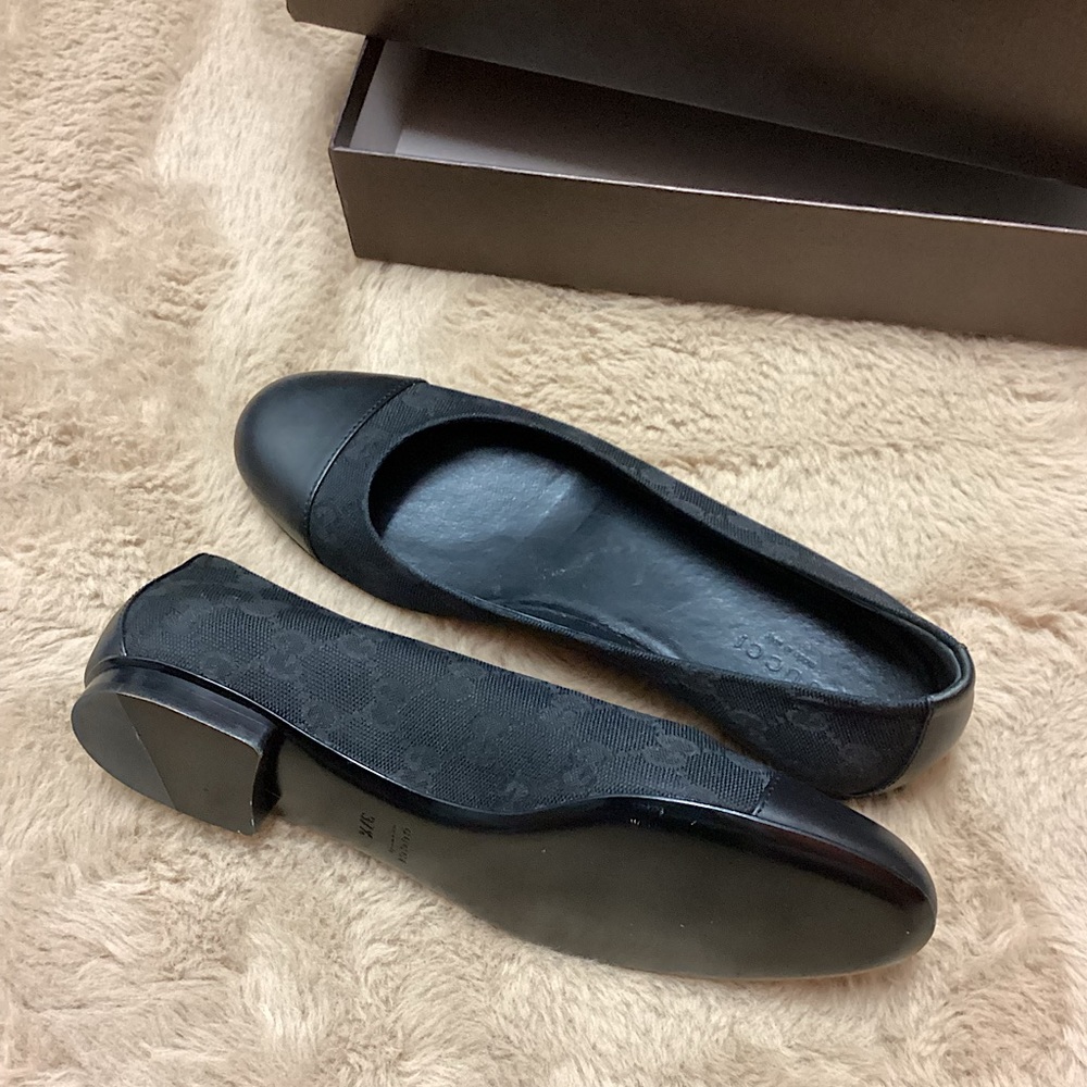 New beautiful Gucci Marajo shoes with box